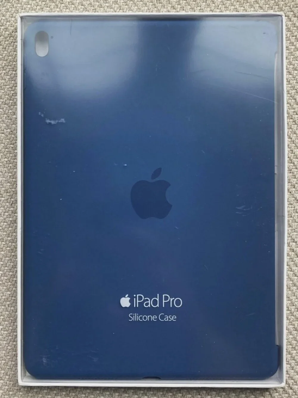Genuine Apple #MN2F2ZM/A Silicone Case for 9.7